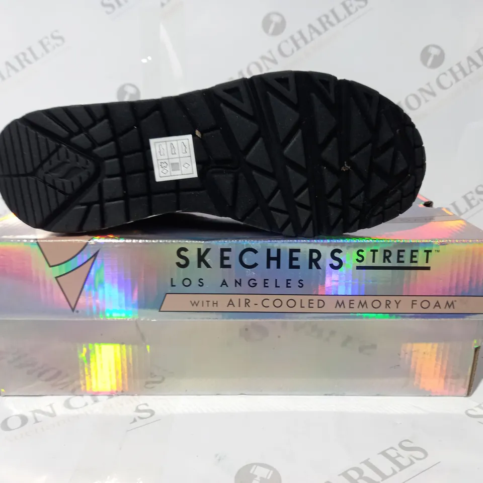 BOXED PAIR OF SKECHERS SHOES IN BLACK/ROSE GOLD UK SIZE 5.5