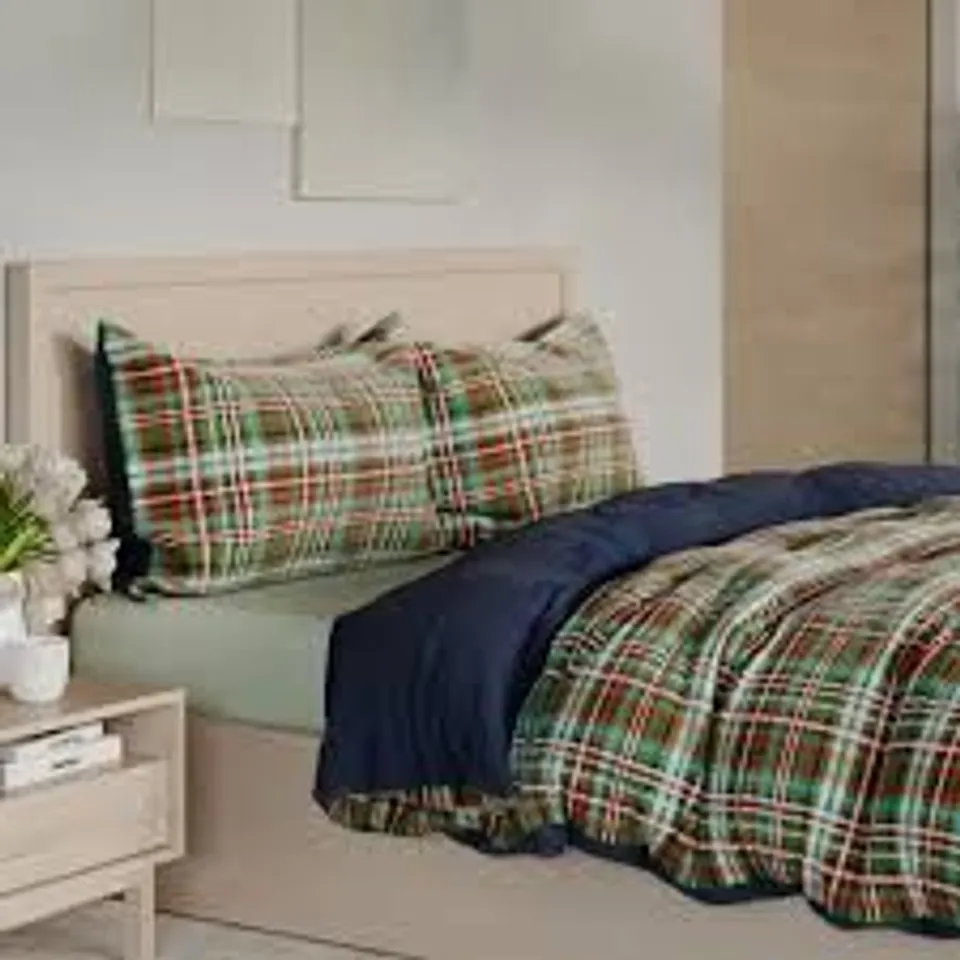 SARA DAVIES VELET TOUCH DUVET SET