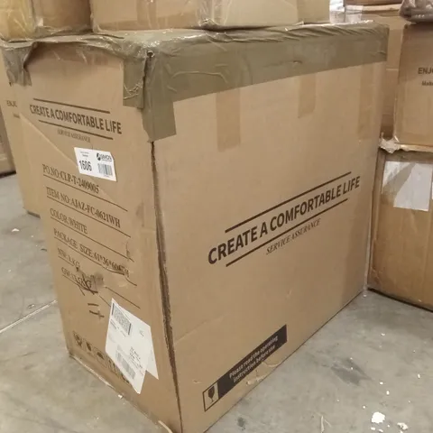 BOXED WHITE OFFICE/GAMING CHAIR