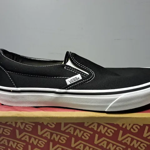 VANS MEN'S SNEAKERS CLASSIC SLIPON - SIZE UK 6.5