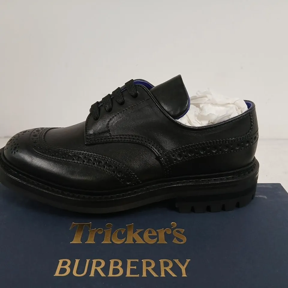 TRICKER'S BURBERRY LEATHER BROGUES – MEN'S BLACK, BOXED SIZE 4