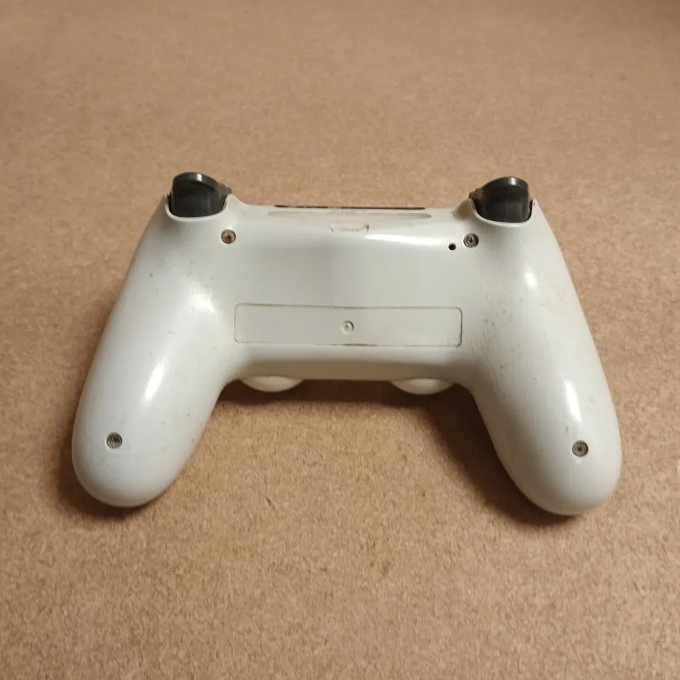 SONY PLAYSTATION 4 DUALSENSE WIRELESS CONTROLLER IN WHITE