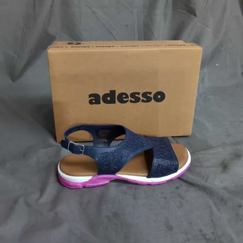 ADESSO WOMEN'S NAVY SANDALS WITH PINK SOLE - EU 37 (UK 4.5)