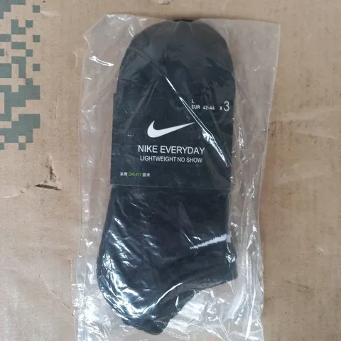NIKE EVERYDAY LIGHTWEIGHT NO SHOW TRAINER SOCKS (3-PACK) IN BLACK SIZE LARGE