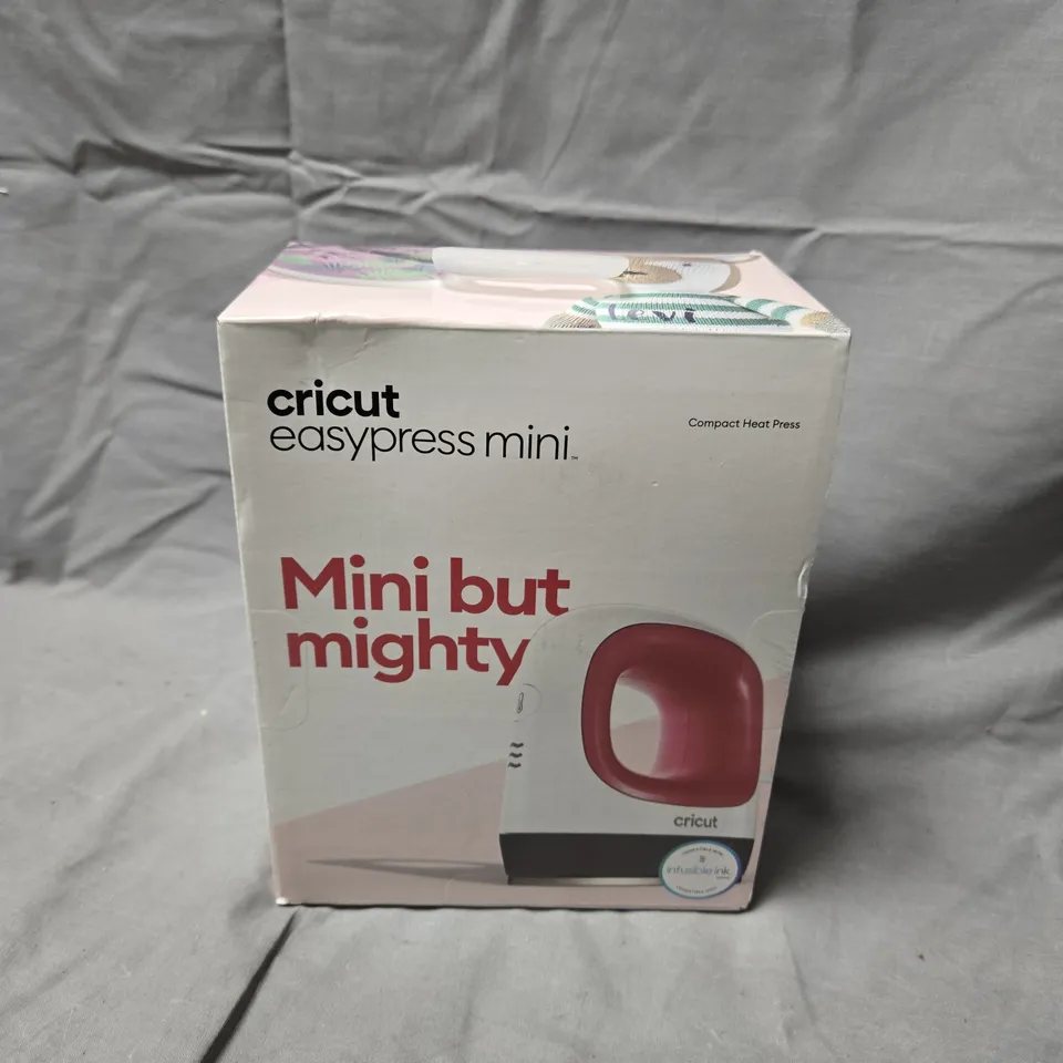 BOXED AND SEALED CRICUT EASYPRESS MINI COMPACT HEAT PRESS – PINK