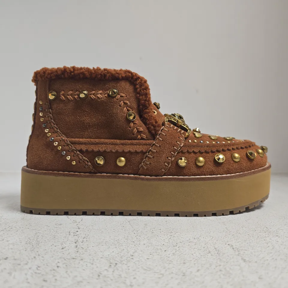 BOXED PAIR OF KURT GEIGER MANSION COSY BOOTS IN TAN SIZE EU 39