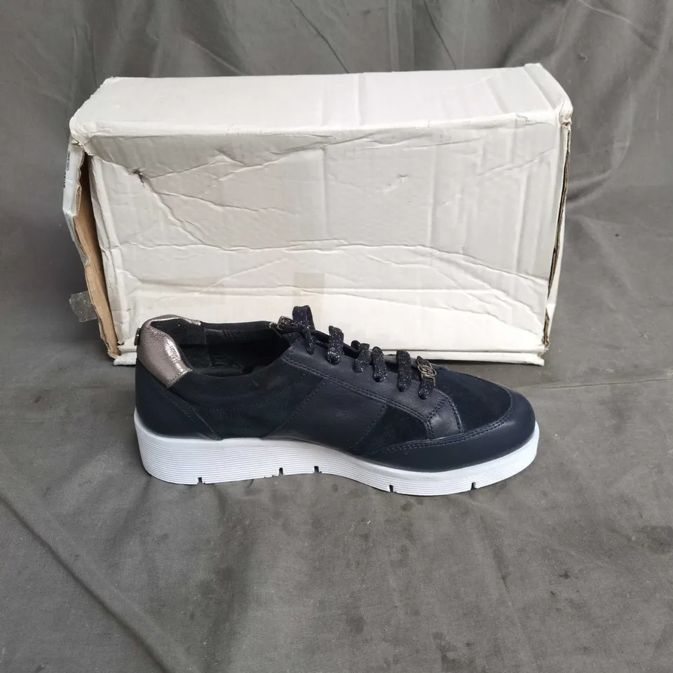 AMBIENNE NAVY WOMEN'S SNEAKERS WITH SIDE ZIP – UK 6 (EU 39), BOXED