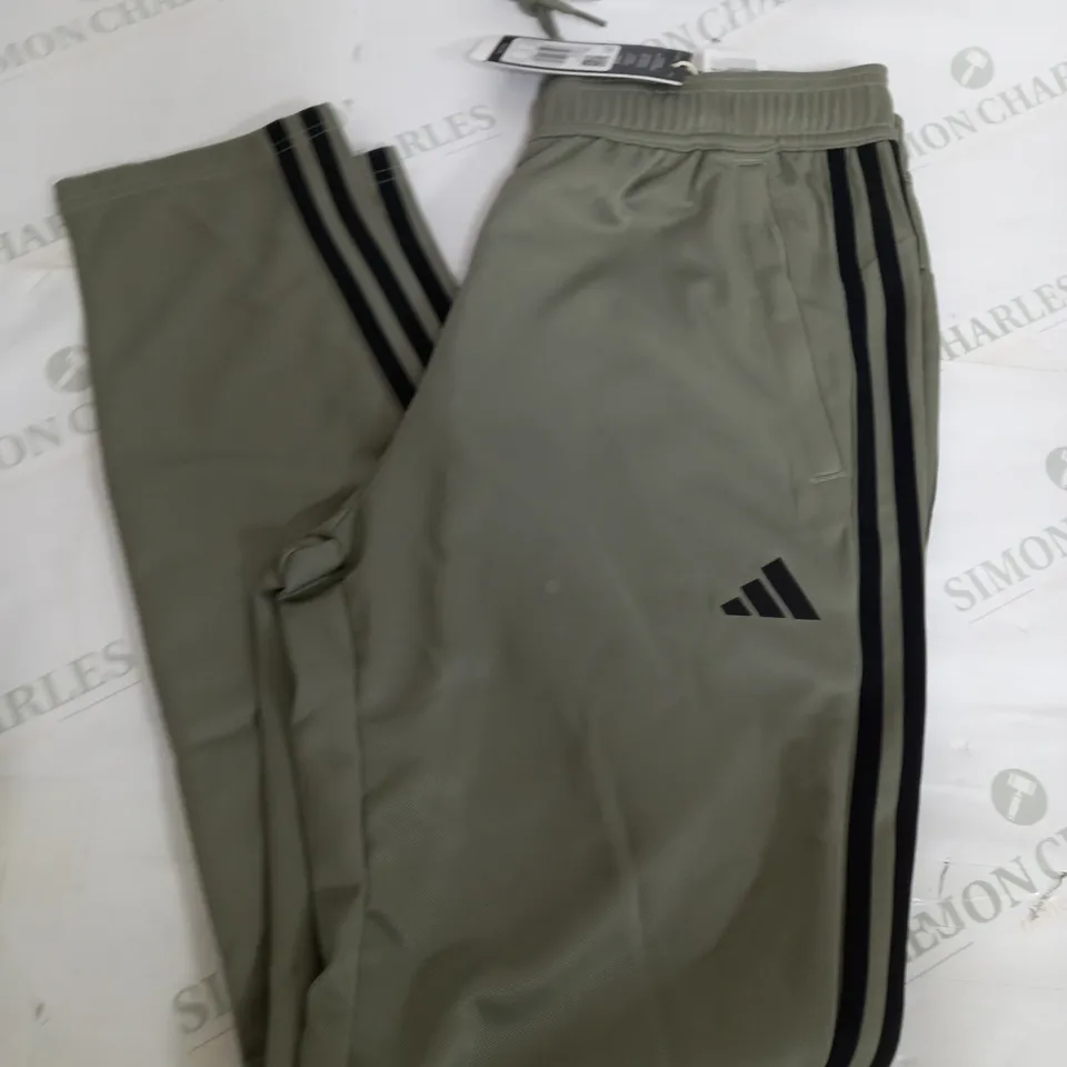 ADIDAS JOGGERS IN GREY - MEDIUM