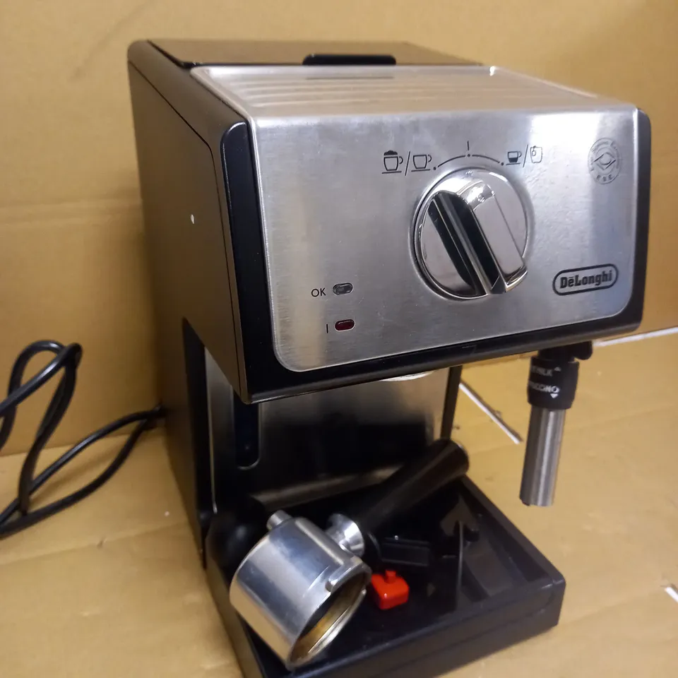 DELONGHI ESPRESSO MACHINE 
