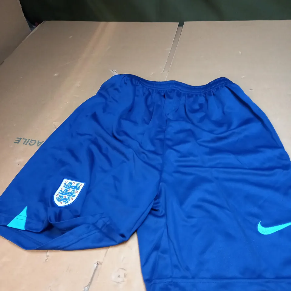 ENGLAND HOME FOOTBALL SHORTS SIZE 24