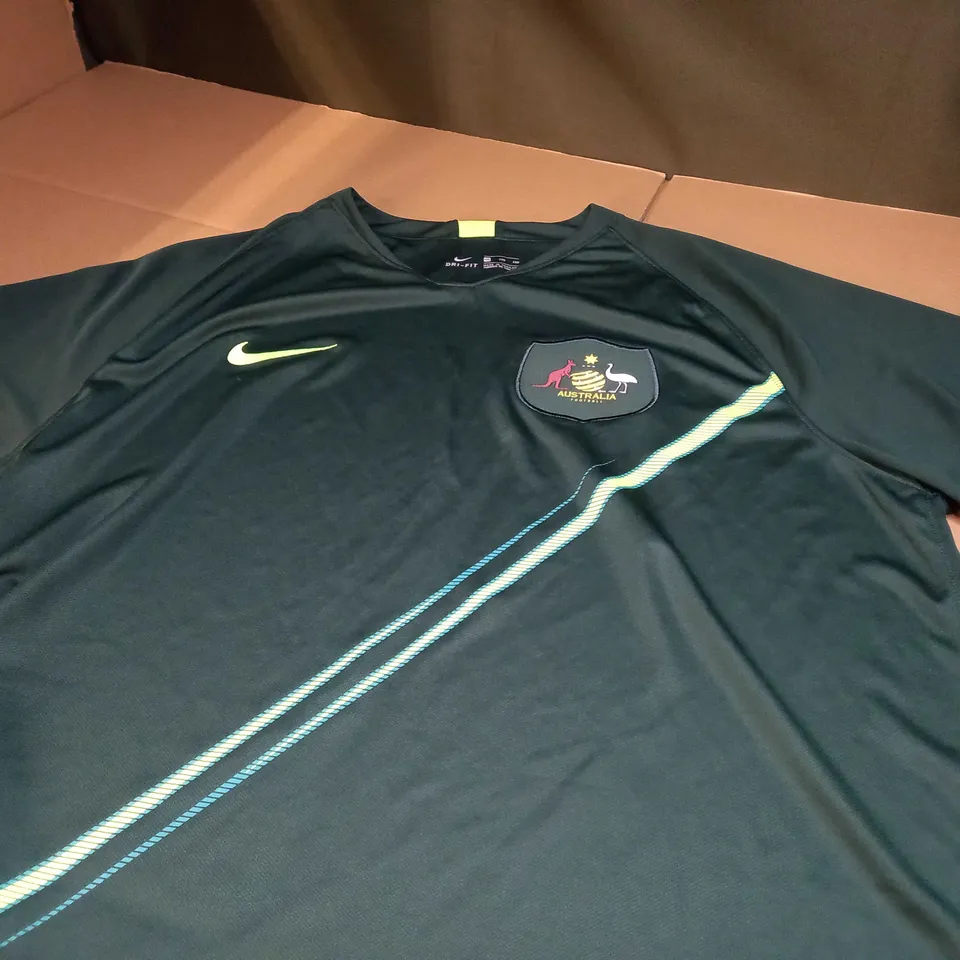 AUSTRALIA FOOTBALL JERSEY - XXL