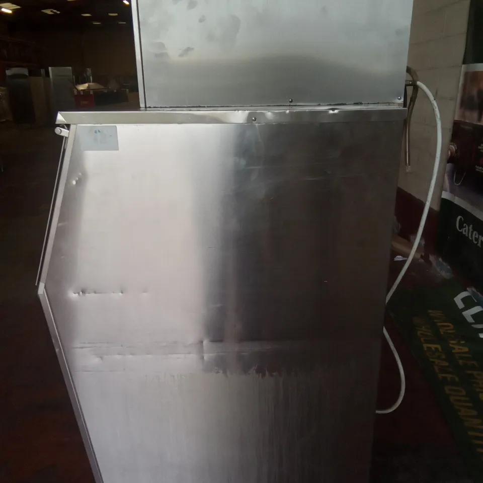 COMMERCIAL FOLLETT ICE MAKER WITH VENTILATION 