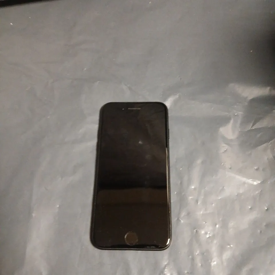 APPLE IPHONE 7 – BLACK (A1778)