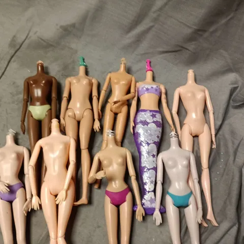 LOT OF APPROXIMATELY 20 ASSORTED HEADLESS FIGURINES