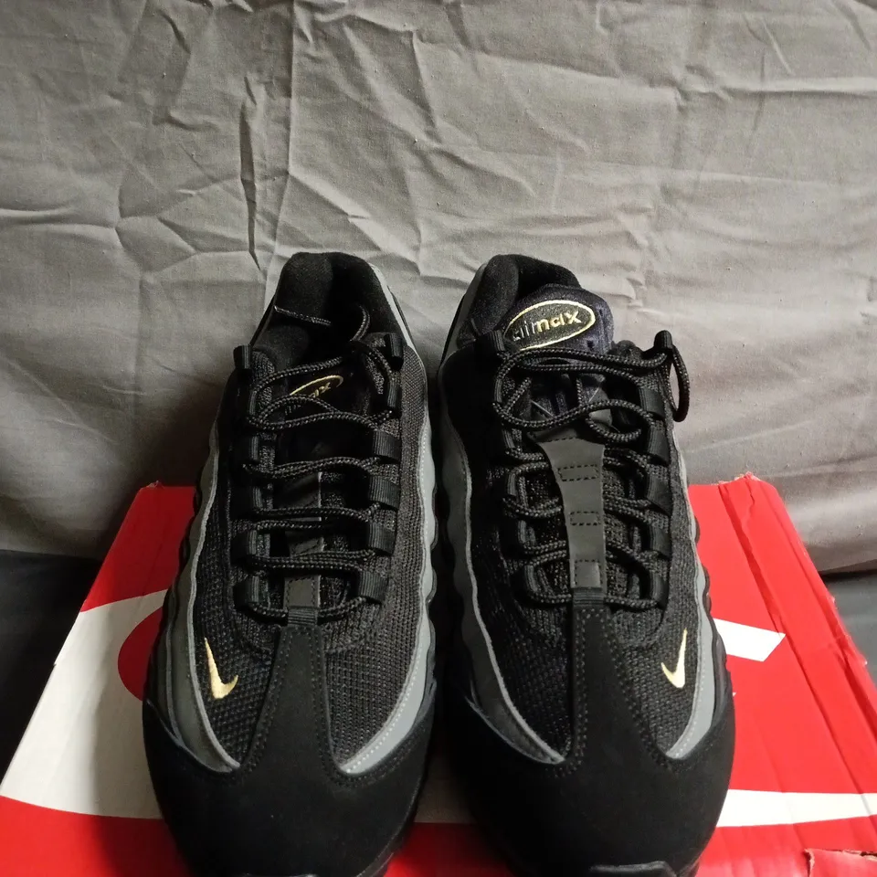 BOXED PAIR OF NIKE AIR MAX 95 OG – UK SIZE 9