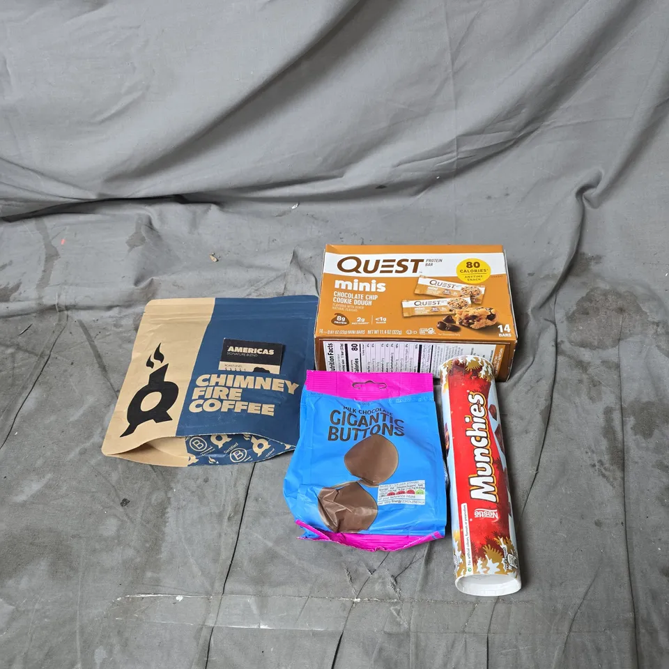 TOTE OF APPROXIMATELY 16 ASSORTED FOOD AND DRINK ITEMS TO INCLUDE QUEST PROTEIN BARS, MUNCHIES, CHIMNEY FIRE COFFEE ETC