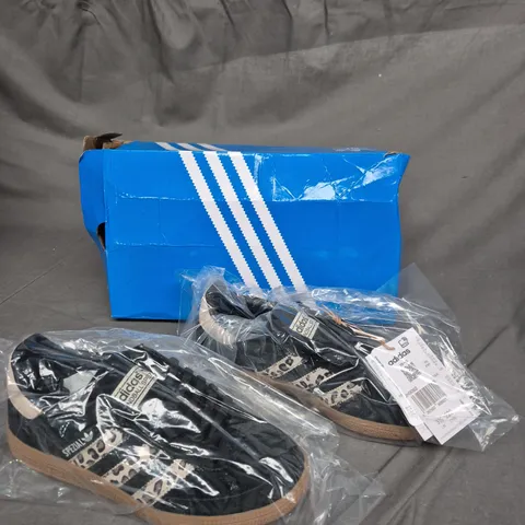 BOXED PAIR OF ADIDAS HANDBALL SPEZIAL UNISEX UK 3 1/2