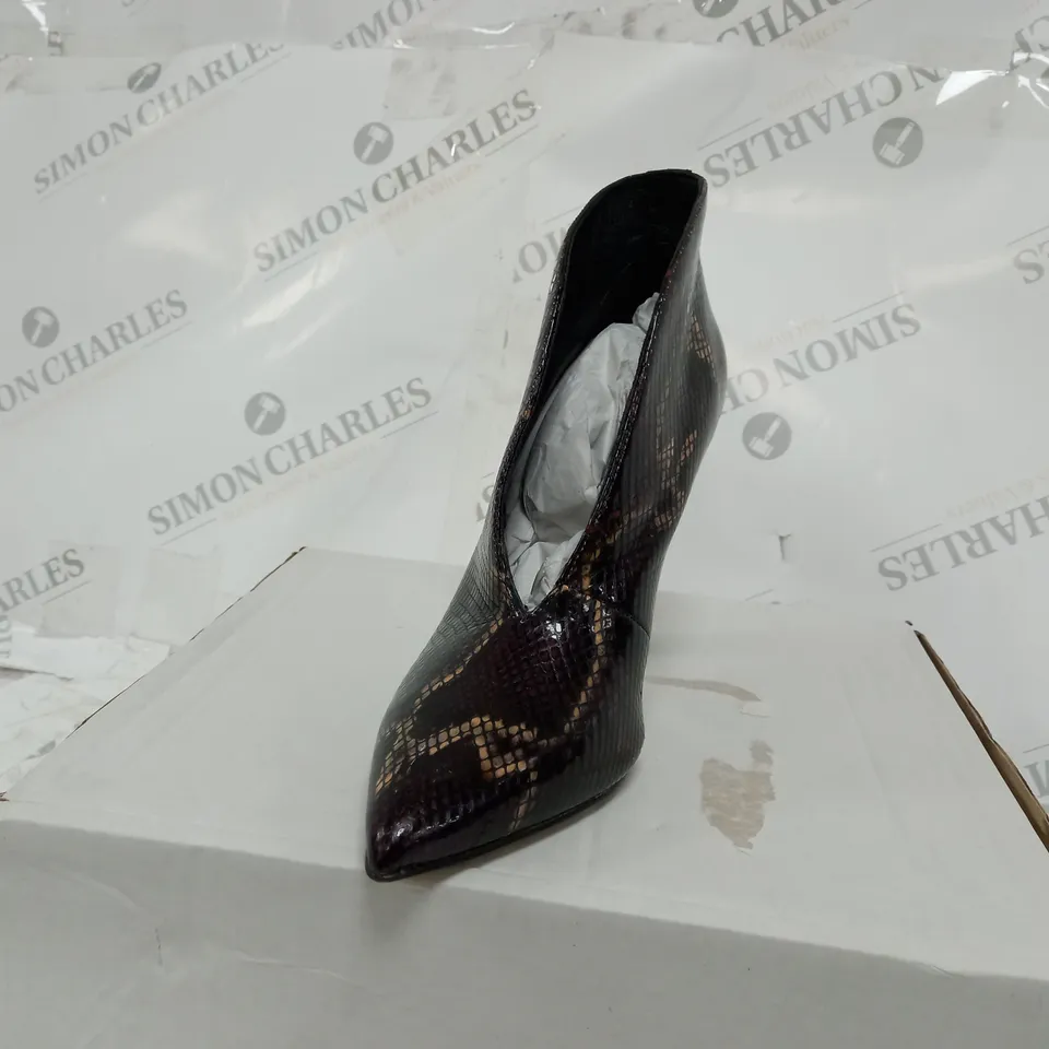 MODA IN PELLE BERRY SNAKE WELDI BOOTIES - SIZE 5