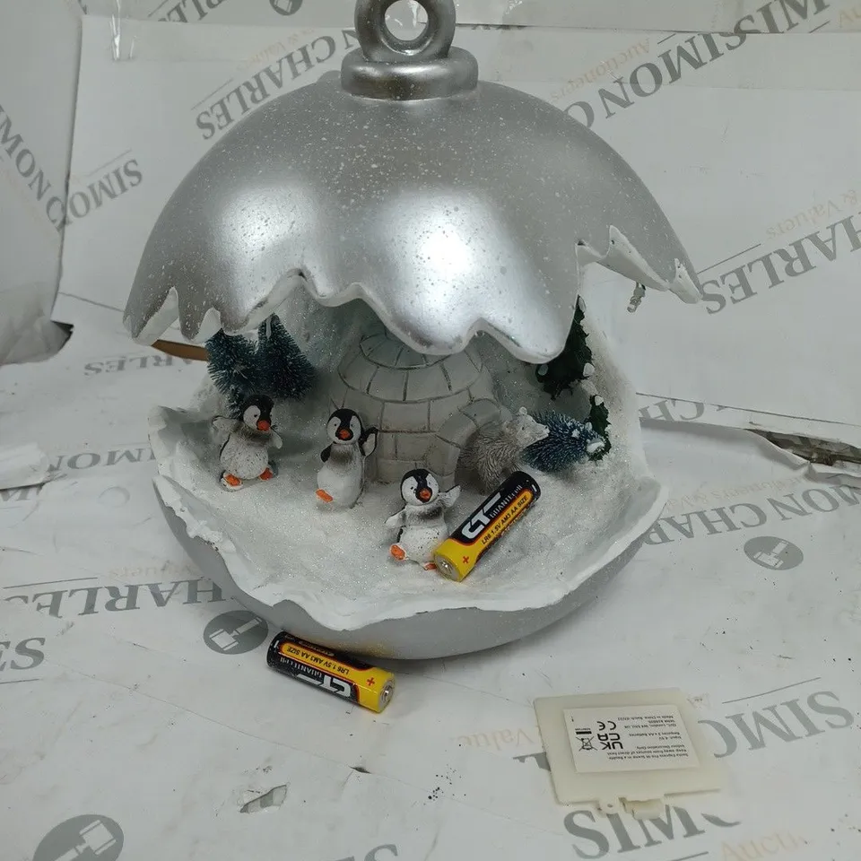 CHRISTMAS SCENE ORNAMENT 