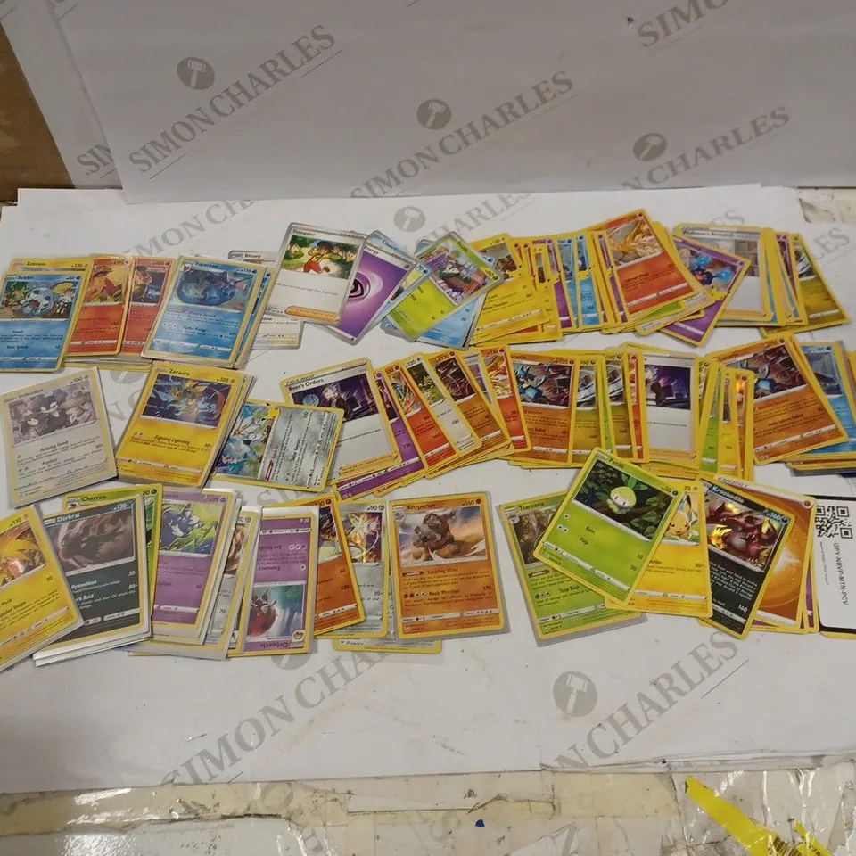 LOT OF APPROXIMATELY 50 ASSORTED TRADING/TRAINING CARDS 