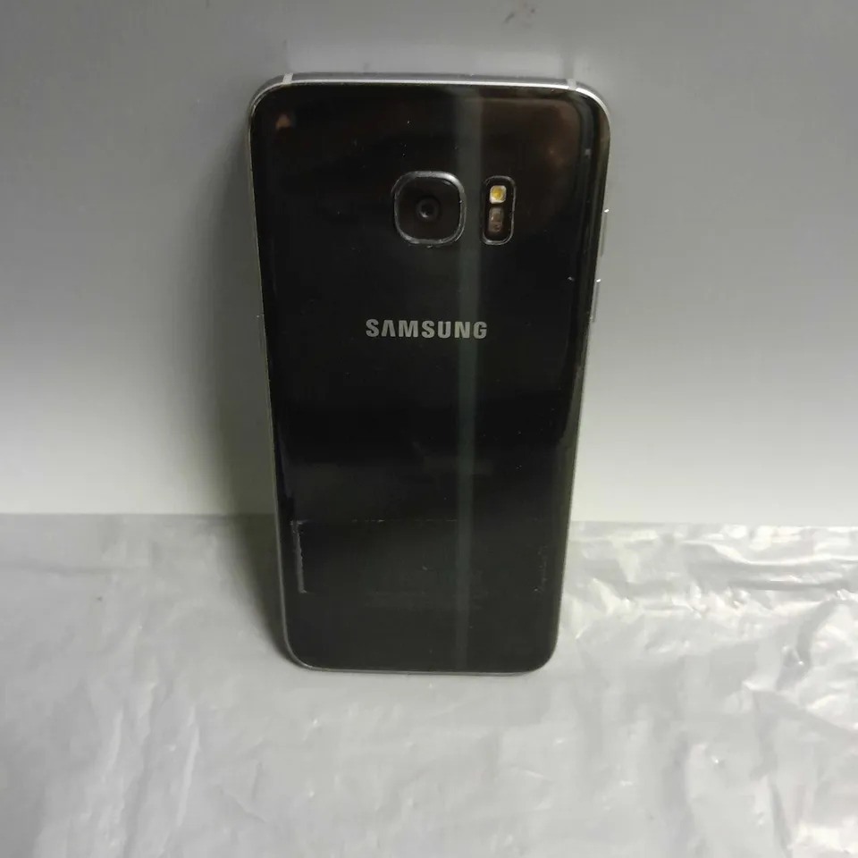 SAMSUNG S7 EDGE 32GB IN BLACK 