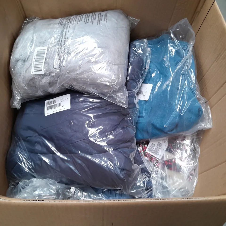 LOT OF APPROXIMATELY 40 ASSORTED CLOTHING ITEMS TO INCLUDE CHELSEA PEERS, KIM & CO AND FRANK USHER