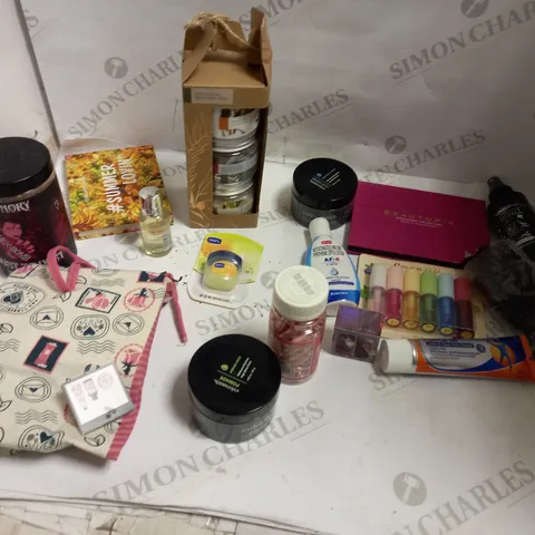 TOTE OF APPROXIMATELY 16 ASSORTED ITEMS TO INCLUDE A COLORSMITH POMADE AND A VOLTAROL JOINT AND BACK PAIN RELIEF