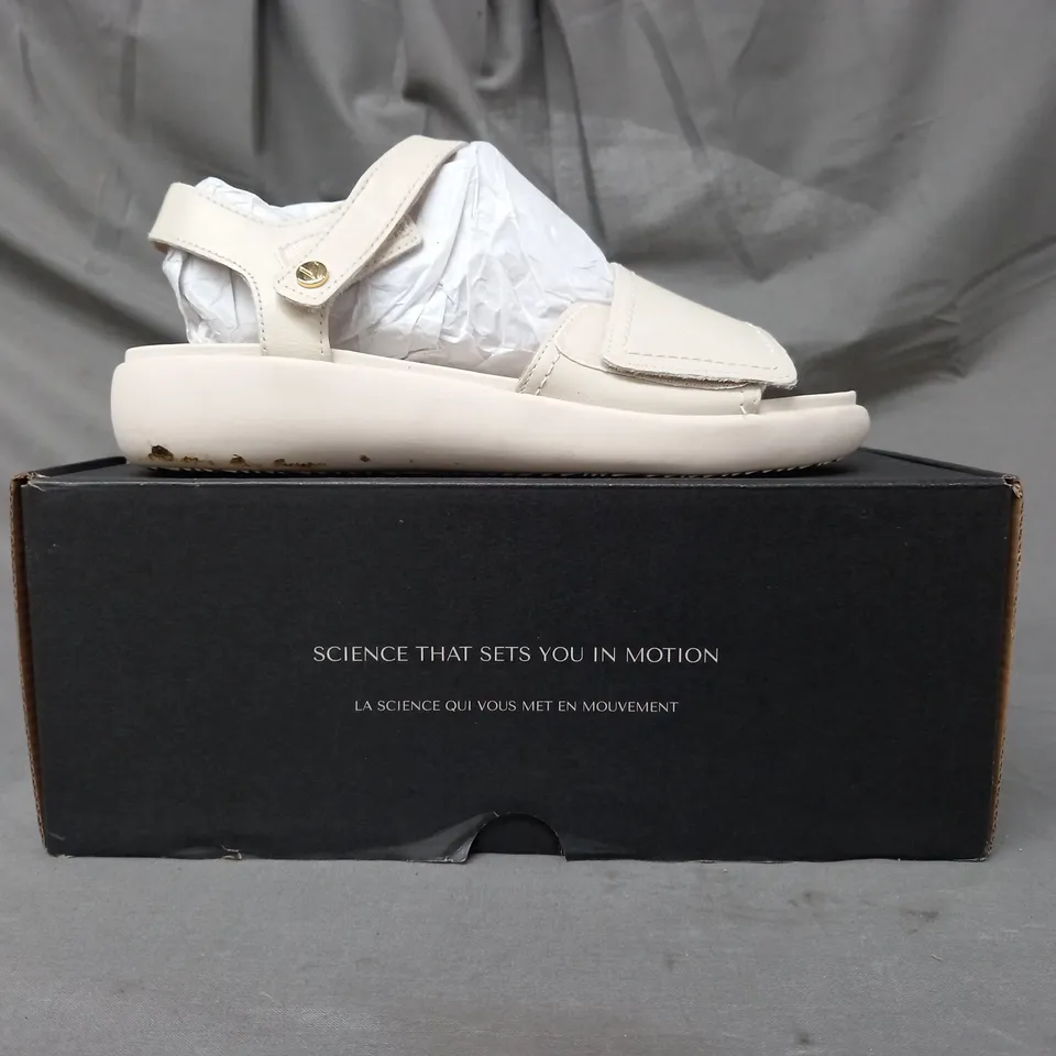BOXED PAIR OF VIONIC SANDALS IN CREAM SIZE 5