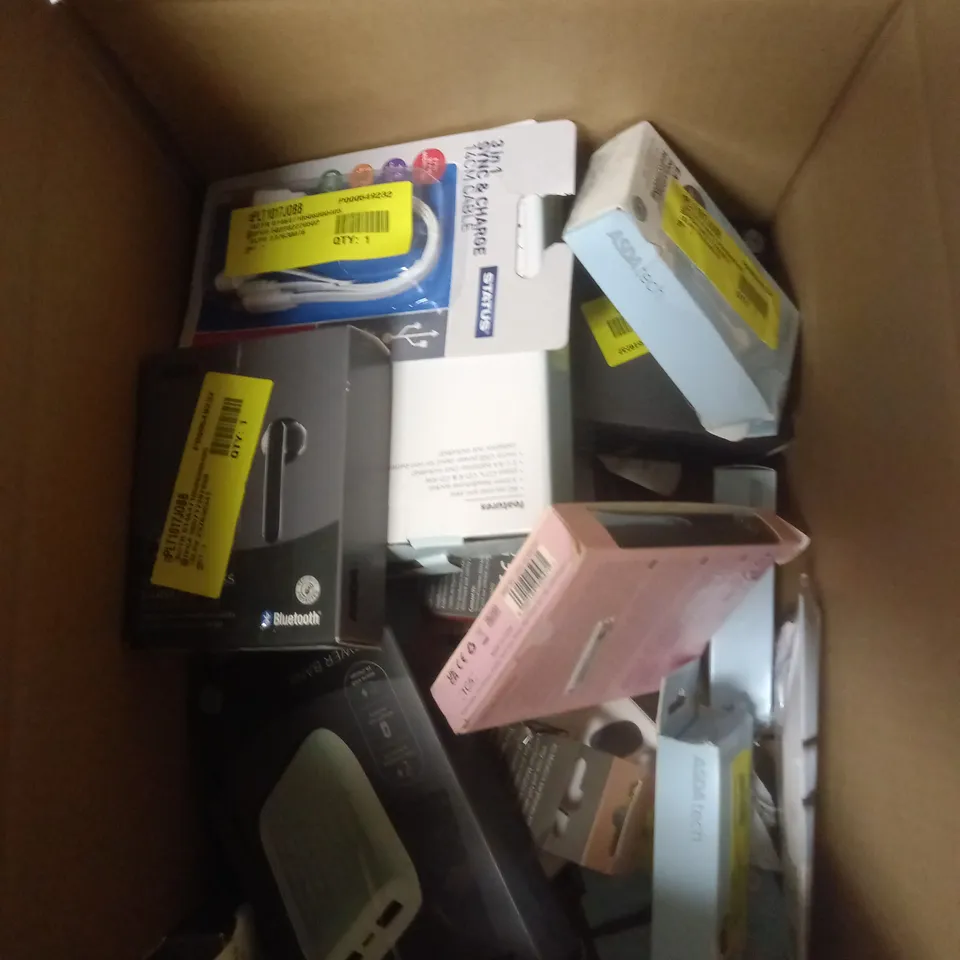BOX OF APPROXIMATELY 20 ASSORTED ELECTRICAL PRODUCT TO INCLUDE WIRELESS CHARGER, TRUE WIRELESS EARPHONES, CHARGING STAND ETC 