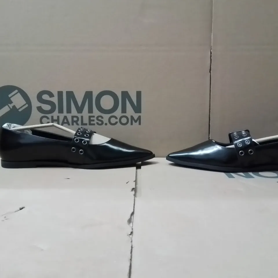BOXED BRAND NEW APPROXIMATELY 4 SIMPLY BE OSLO WIDE SHOES BLACK SIZE 7