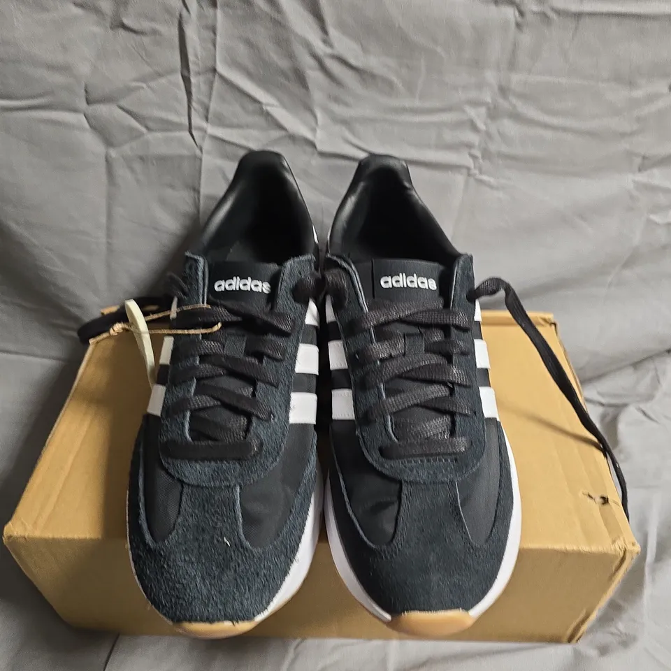 BOXED PAIR OF ADIDAS TRAINERS - UK SIZE 8