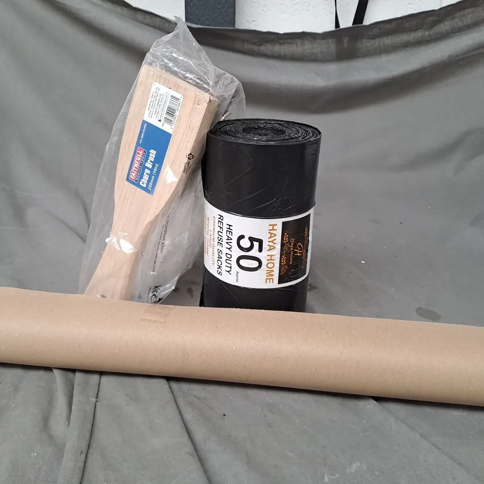 APPROXIMATELY 15 ASSORTED HOUSEHOLD PRODUCTS TO INCLUDE BROWN PAPER ROLL, CHURN BRUSH AND REFUSE BAGS