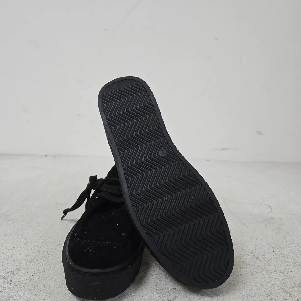 HUSH PUPPIES BLACK SUEDE PLATFORM SHOES WITH LACE-UP – UKE SIZE 8