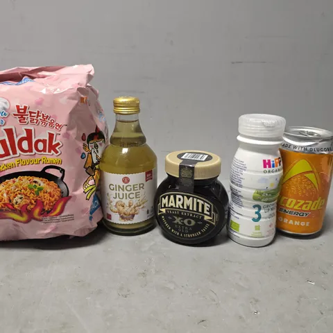 APPROXIMATELY 5 ASSORTED FOOD & DRINK ITEMS TO INCLUDE - HIPP ORGANIC GROWING UP MILK , GINGER JUICE , BULDAK ETC