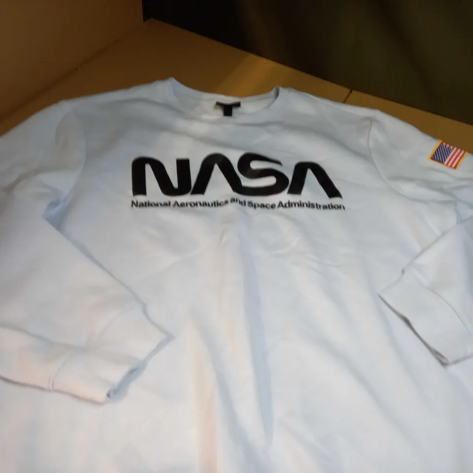 H&M PALE BLUE/NASA LOGO SWEATER - XL