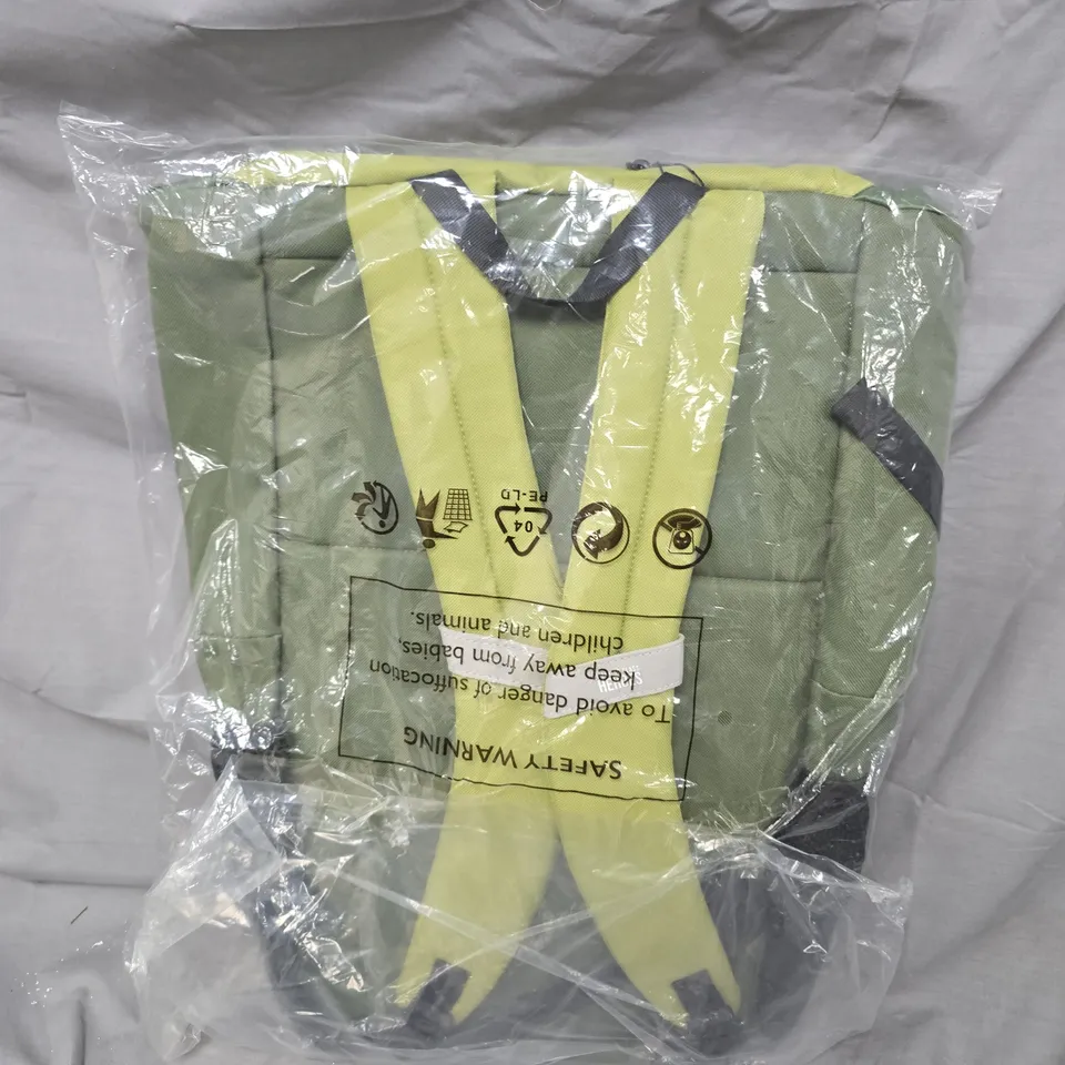 BAGGED WORKING CLASS HEROES FLIP OVER RUCKSACK IN GREEN