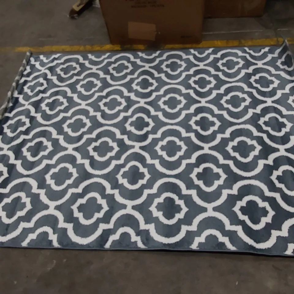 MIST TRADITIONAL RUG - BLUE // SIZE: 160 X 220cm