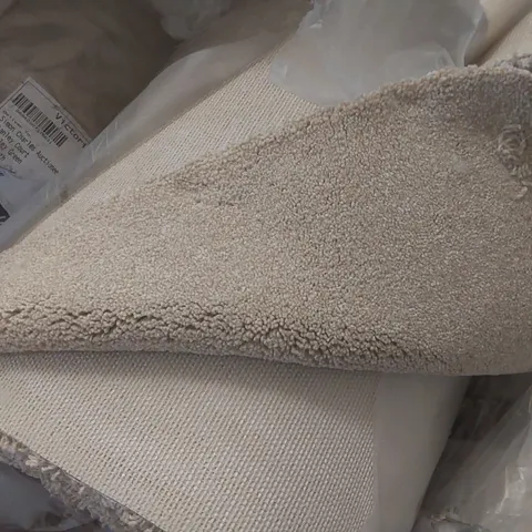 ROLL OF QUALITY FIRST IMPRESSIONS CHARMING CARPET - APPROXIMATELY 7.2 x 5m