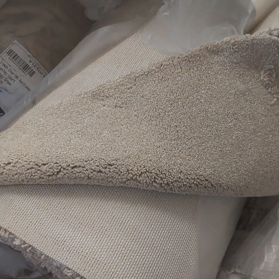 ROLL OF QUALITY FIRST IMPRESSIONS CHARMING CARPET - APPROXIMATELY 7.2 x 5m