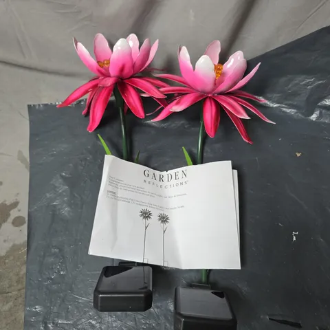 GARDEN REFLECTIONS PINK LILY SOLAR GARDEN LIGHTS – SET OF 4