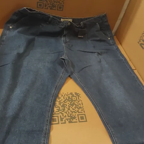 BOX CONTAINING APPROXIMATELY 11x BRAND NEW SIMPLY BE MID BLUE PLEAT DETAIL JEANS - SIZE 26L