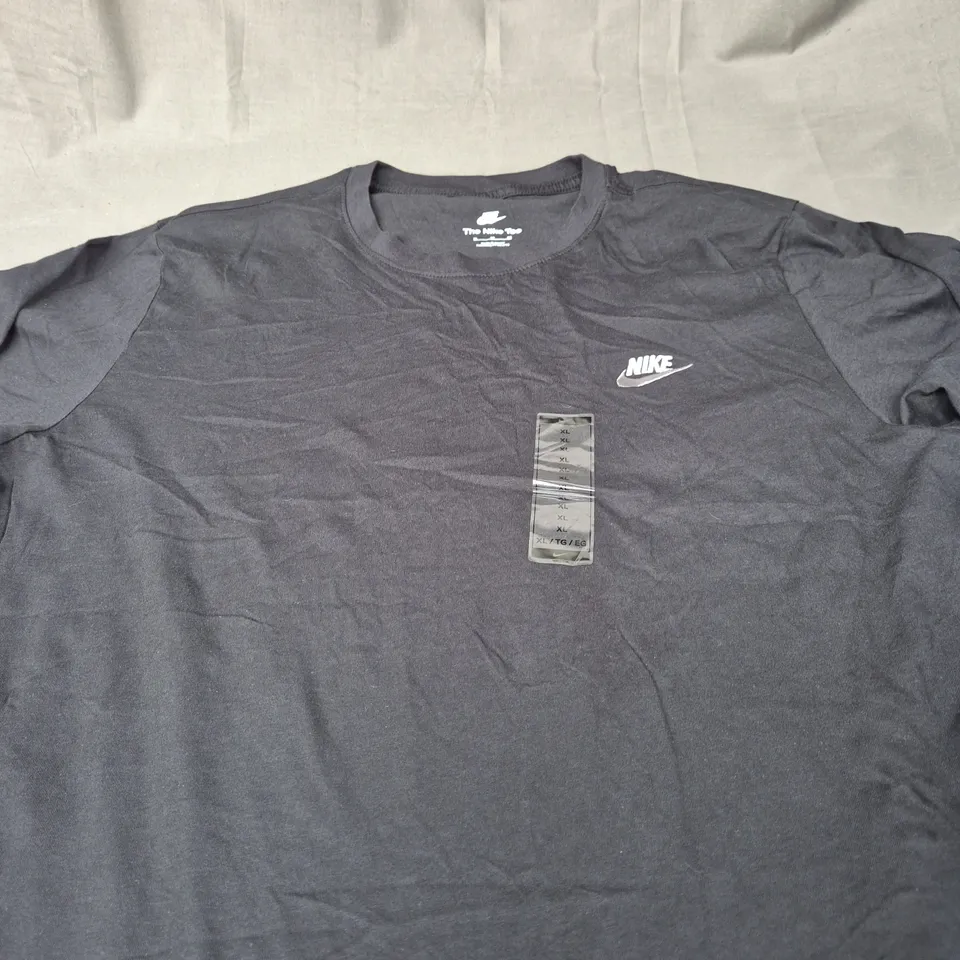 NIKE CASUAL TEE SIZE XL