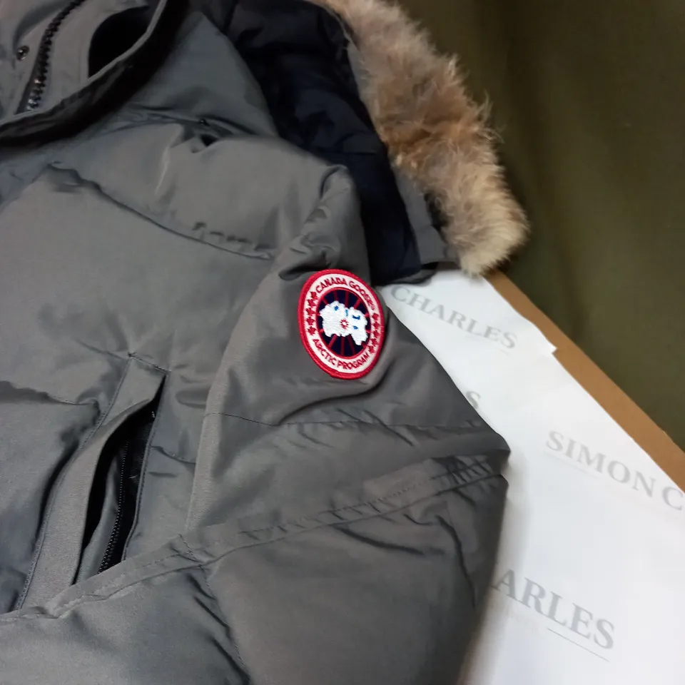 CANADA GOOSE WYNDHAM PARKA JACKET SIZE L