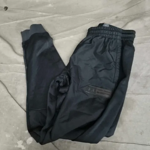 UNDER ARMOUR UNDER ARMOUR TRACKSUIT BOTTOMS IN BLACK - MEDIUM