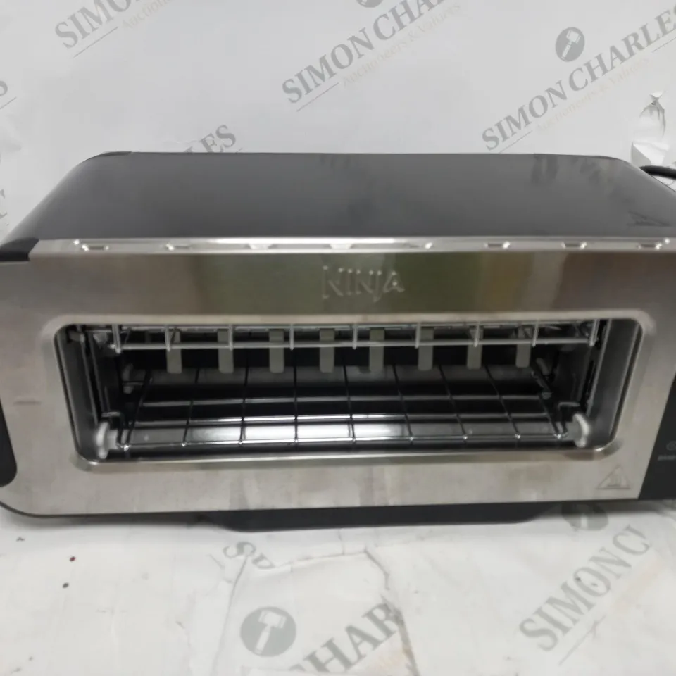 BOXED NINJA 2 IN 1 TOASTER & GRILL ST100UK