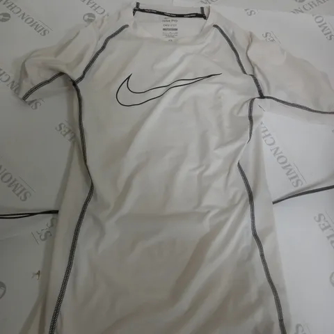 NIKE PRO DRI FIT WHITE T-SHIRT - S