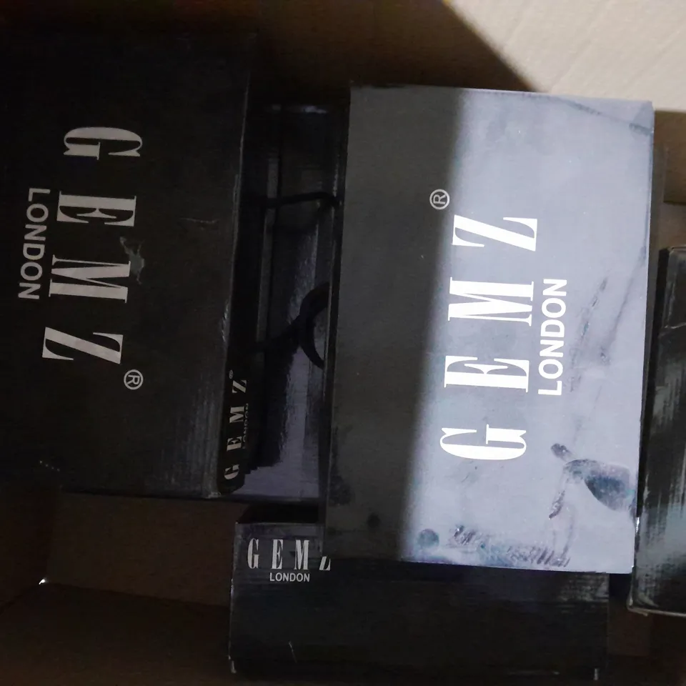 APPROXIMATELY 9 BOXED PAIR OF GEMZ HEELED SANDALS IN VARIOUS COLOURS AND SIZES TO INCLUDE SIZE 6