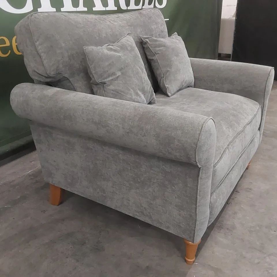 QUALITY DESIGNER FABRIC UPHOLSTERED LOVESEAT