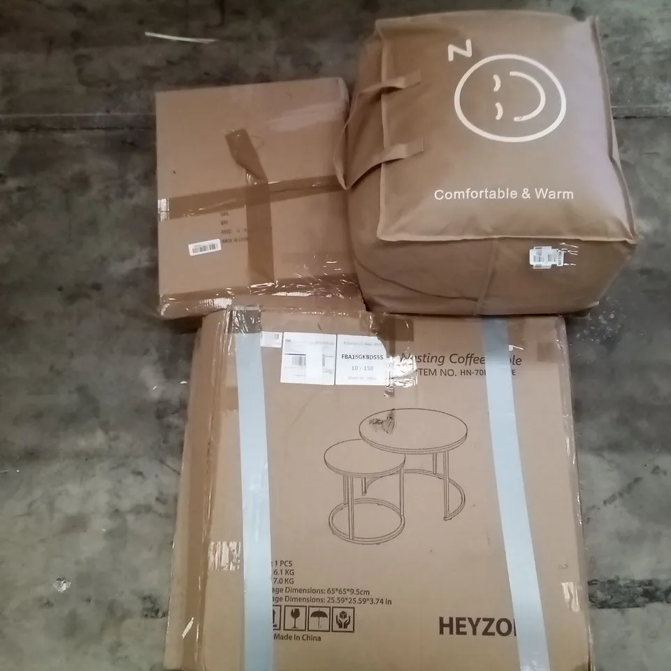 PALLET OF ASSORTED ITEMS INCLUDING NESTING COFFEE TABLE, KING SIZE DUVET, VACMASTER, VINTAGE LUXURY SHOWER UNIT