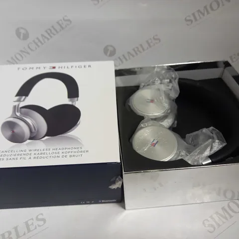 TOMMY HILFIGER NOISE CANCELLING HEADPHONES ON EAR IN BLACK 